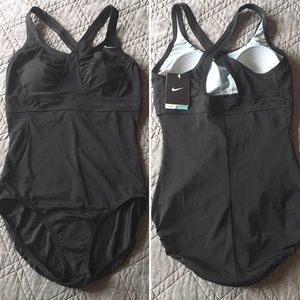 Nike One Piece Cross Back Swim Suit Size 10 NWT